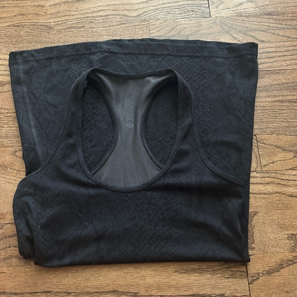 Lululemon black snakeskin tank top